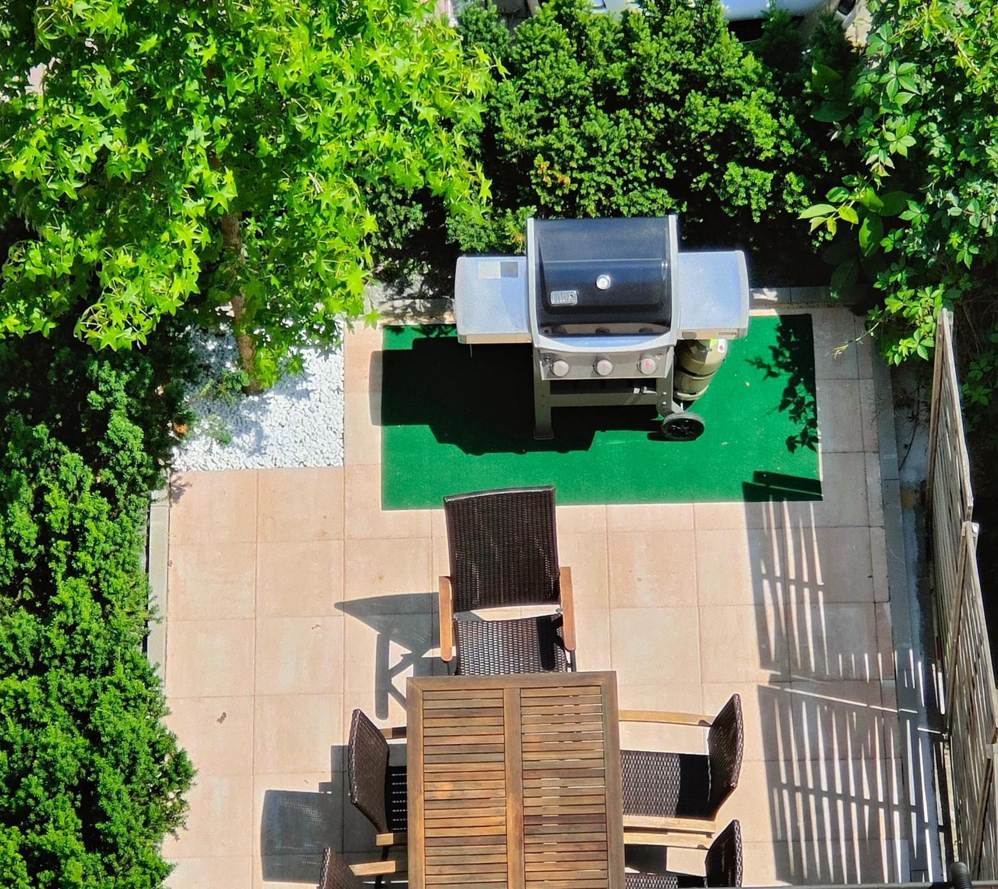 Eleonoras Ferienwohnung In Wuerzburg Stadt Mit Terrasse Im Erdgeschoss Inklusive Eigenen Parkplaetzen Vor Der Tuer Eksteriør billede